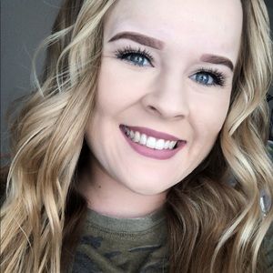 Meet your Posher, Breanna